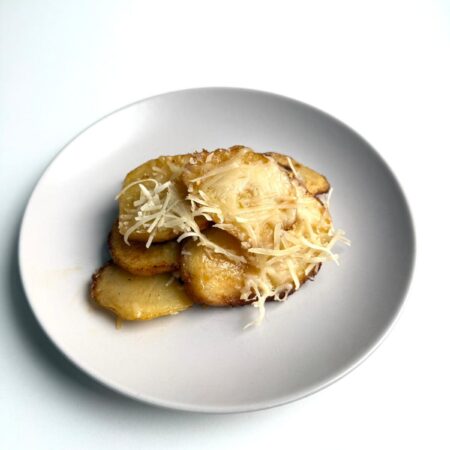 CARTOFI LA CUPTOR CU USTUROI SI PARMEZAN