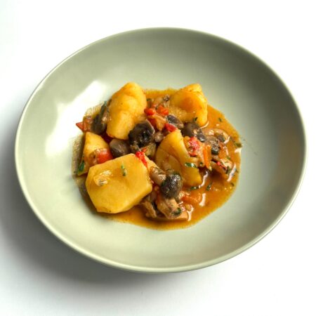 GULAS DE CARTOFI CU CIUPERCI